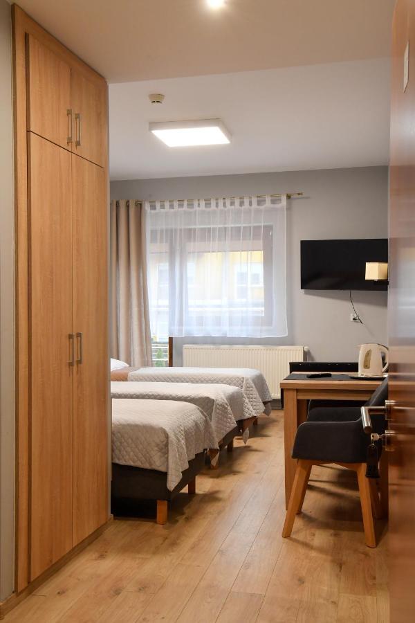 Fotex Bed and Breakfast Ząbki Buitenkant foto