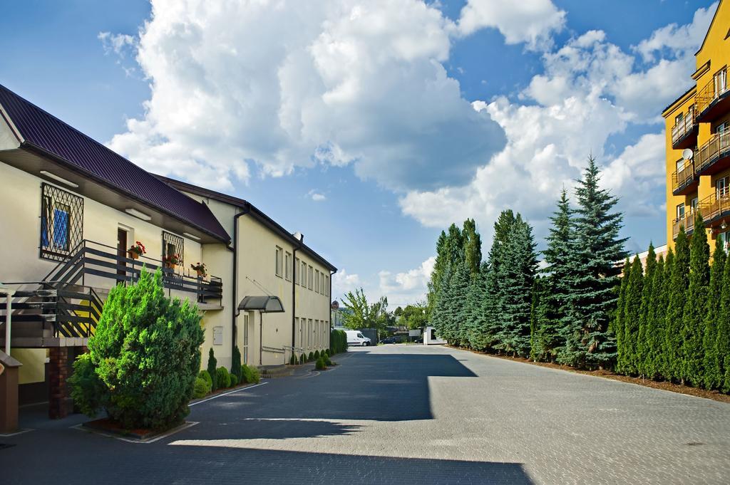 Fotex Bed and Breakfast Ząbki Buitenkant foto
